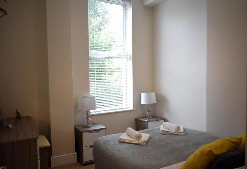 Higher Living  Professional Southsea Apartment