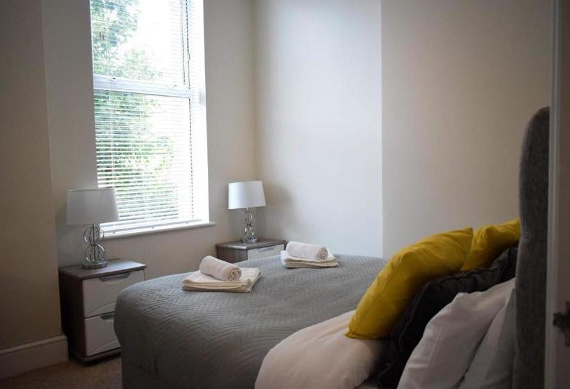 Higher Living  Professional Southsea Apartment