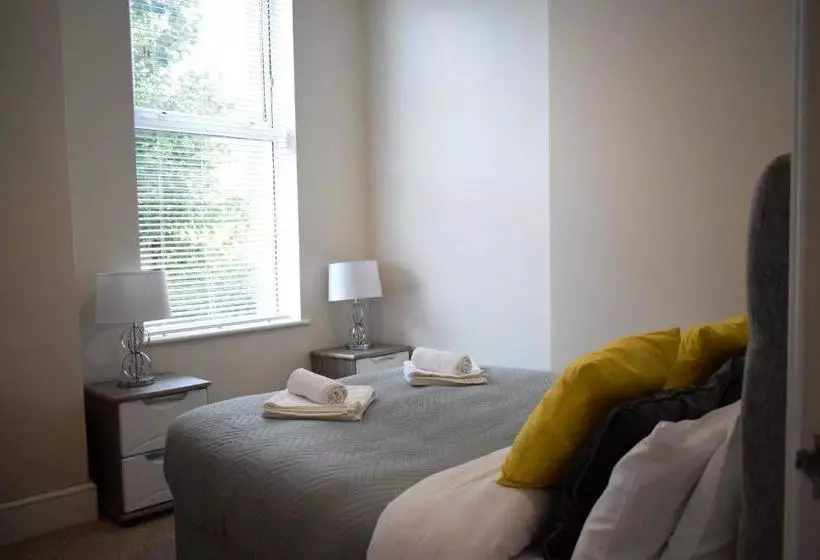 Higher Living  Professional Southsea Apartment