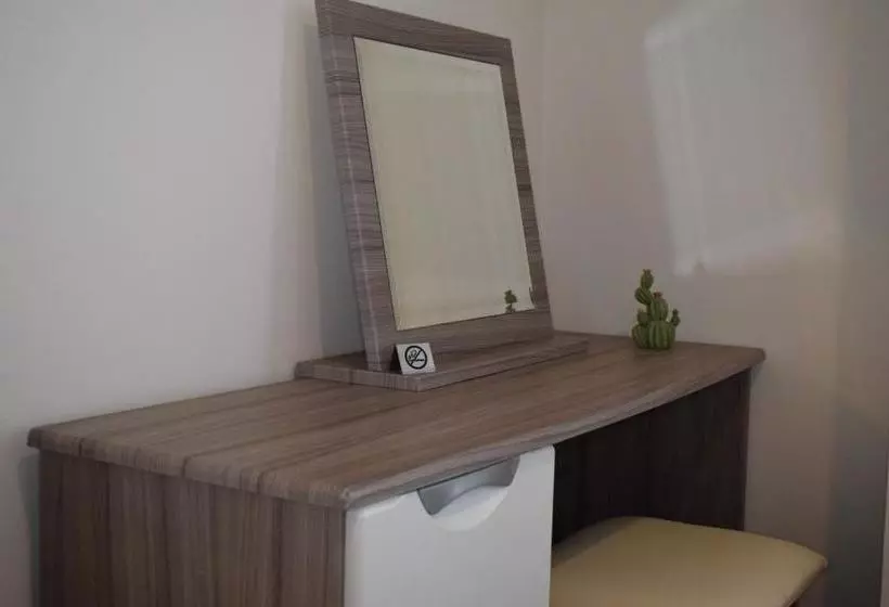 Higher Living  Professional Southsea Apartment