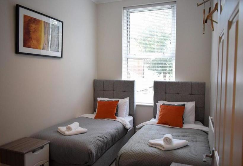 Higher Living  Professional Southsea Apartment