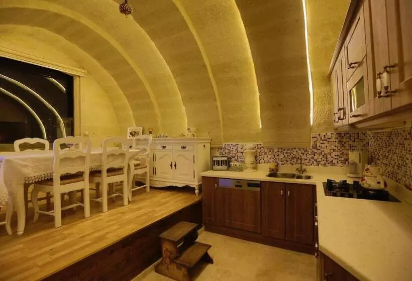 ホテル Iris Cave Cappadocia