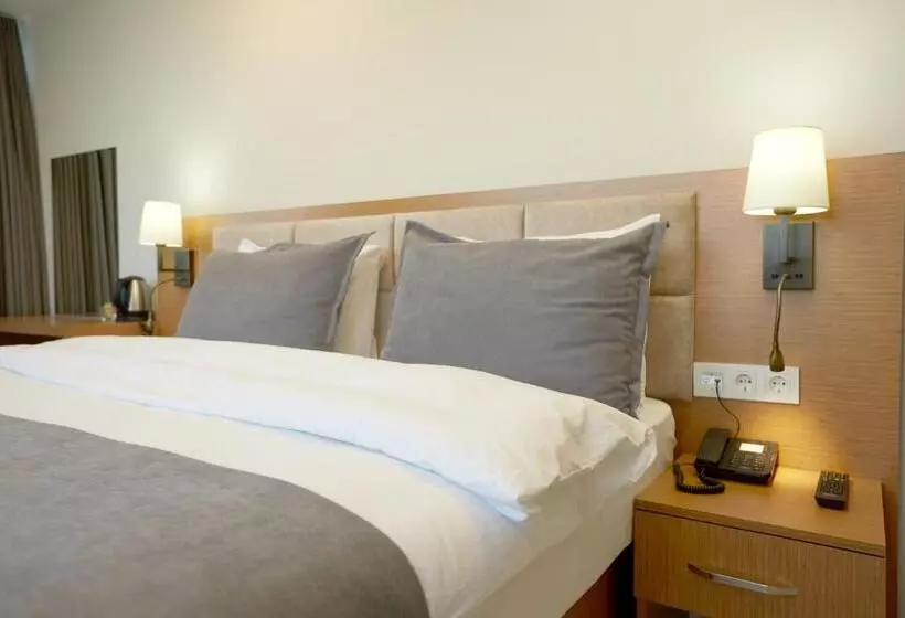 هتل Kartal Palace Taksim Square Fami̇ly