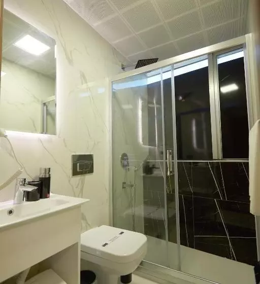 هتل Kartal Palace Taksim Square Fami̇ly