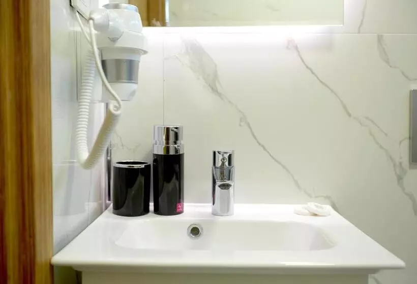 هتل Kartal Palace Taksim Square Fami̇ly