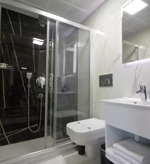 هتل Kartal Palace Taksim Square Fami̇ly