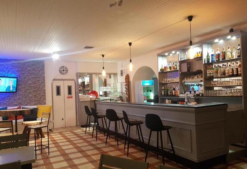 Отель Le Saint Jean