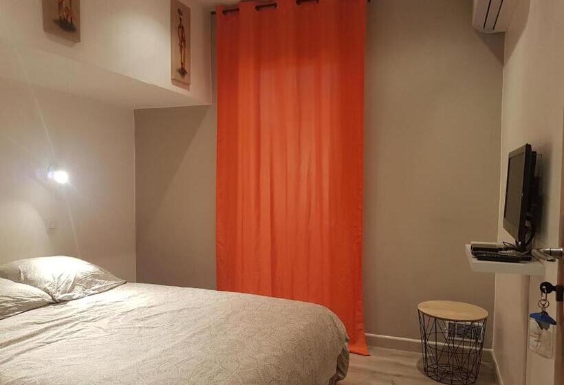 Отель Le Saint Jean