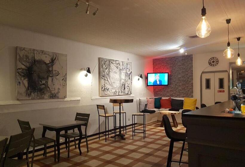 Отель Le Saint Jean