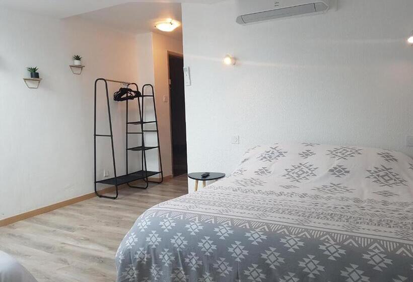 Отель Le Saint Jean