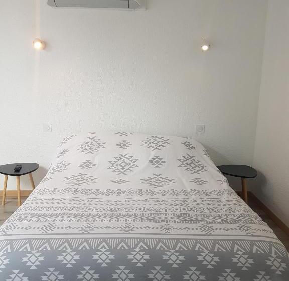 Отель Le Saint Jean