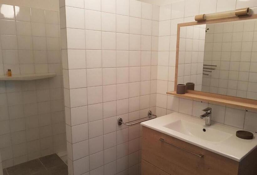 Отель Le Saint Jean