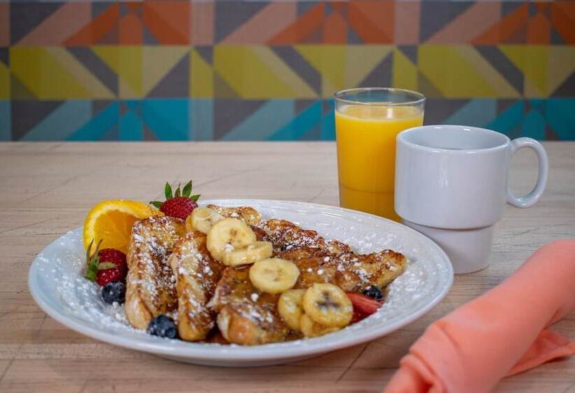 Отель Oasis Resort Gulfport