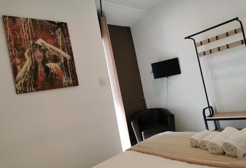 Отель Le Saint Jean