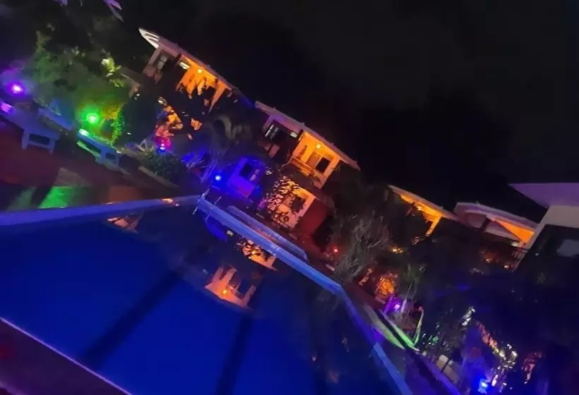هتل Source Of The Nile Suites