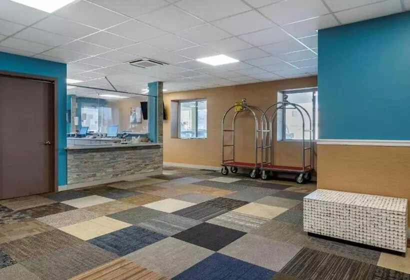 The Waves Hotel, Ascend Hotel Collection