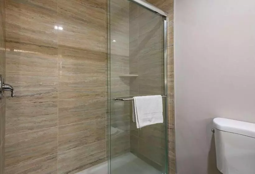 The Waves Hotel, Ascend Hotel Collection