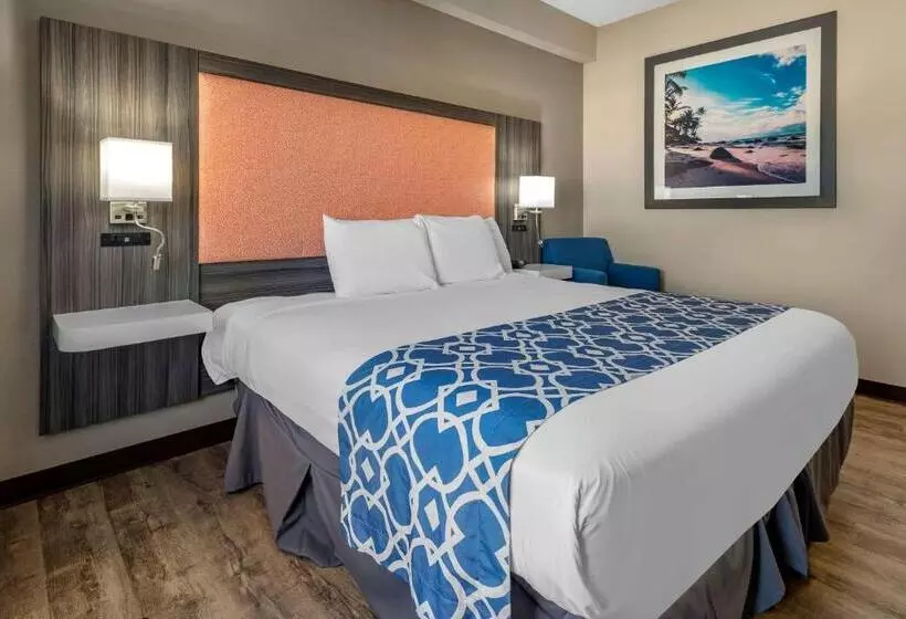 The Waves Hotel, Ascend Hotel Collection