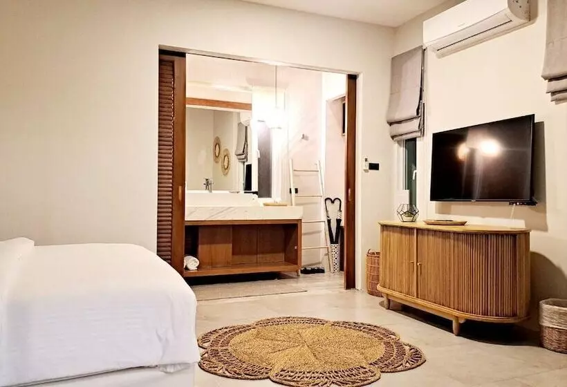 هتل Vela Villa Chaam