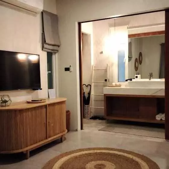 هتل Vela Villa Chaam