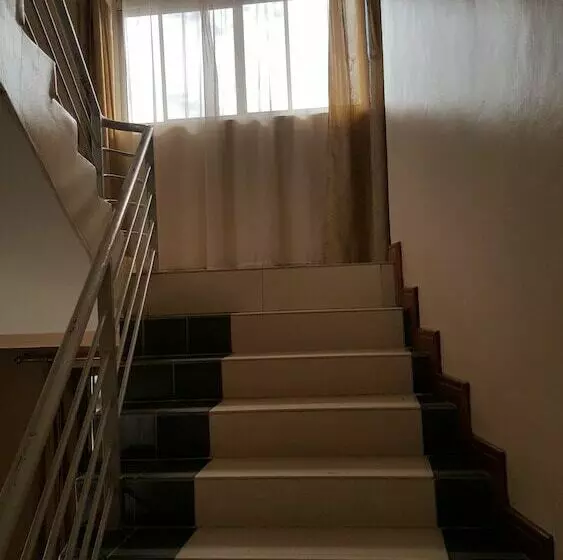 هتل Western Meridian