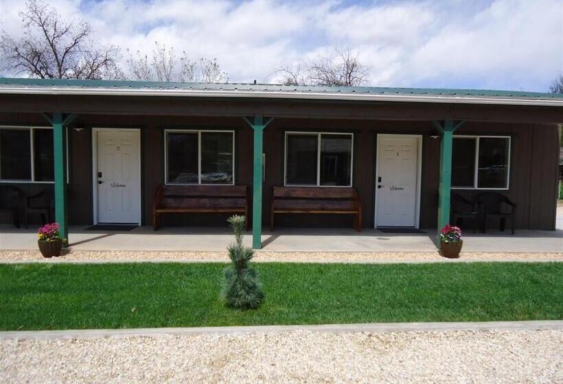 מוטל Hurricane Hideaway Lodging