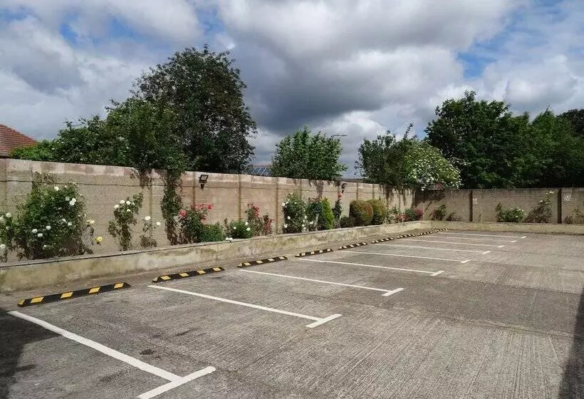 Aamiaismajoitus (B&B) Aj Lodge