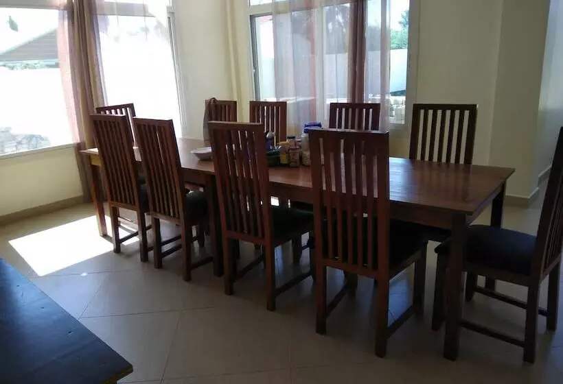 تختخواب و صبحانه Ambiere House