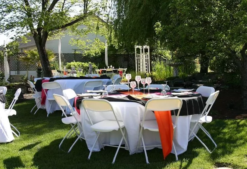 Aamiaismajoitus (B&B) Bybee's Historic Inn