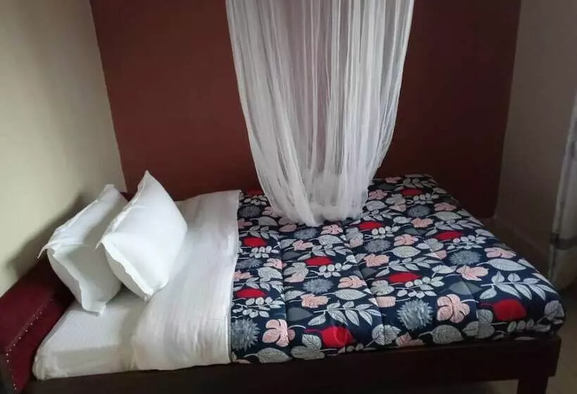 تختخواب و صبحانه Calm River Inn