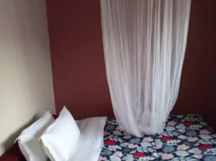 تختخواب و صبحانه Calm River Inn