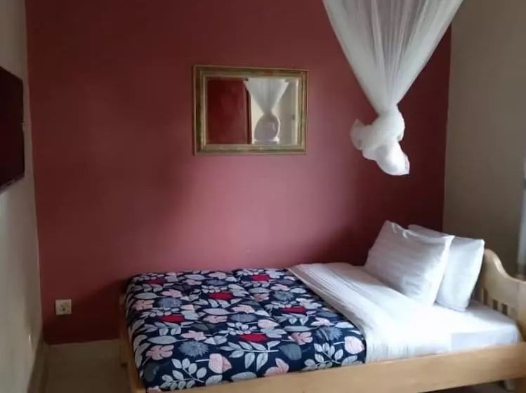 تختخواب و صبحانه Calm River Inn