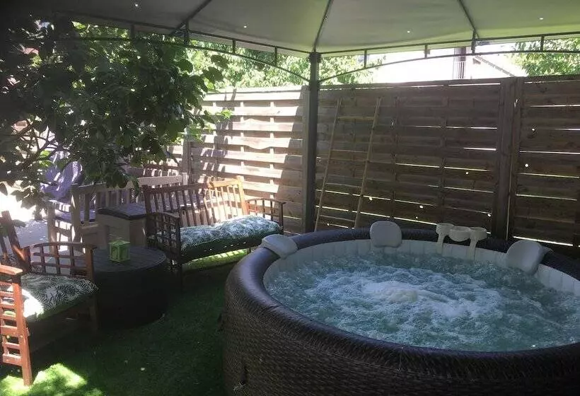 ベッドアンドブレックファースト Le Lotus Blanc