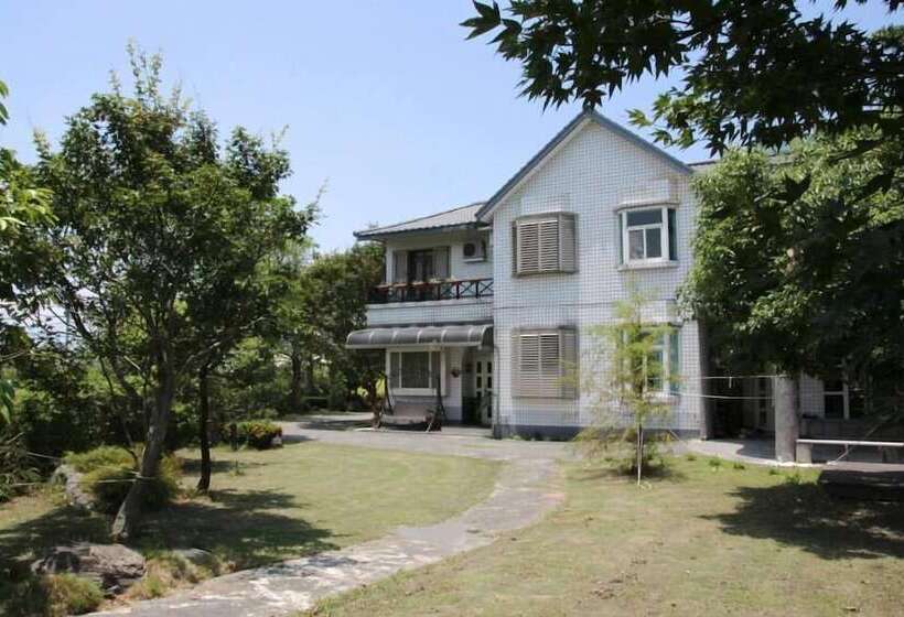 تختخواب و صبحانه Maple