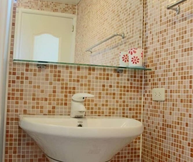 تختخواب و صبحانه Maple