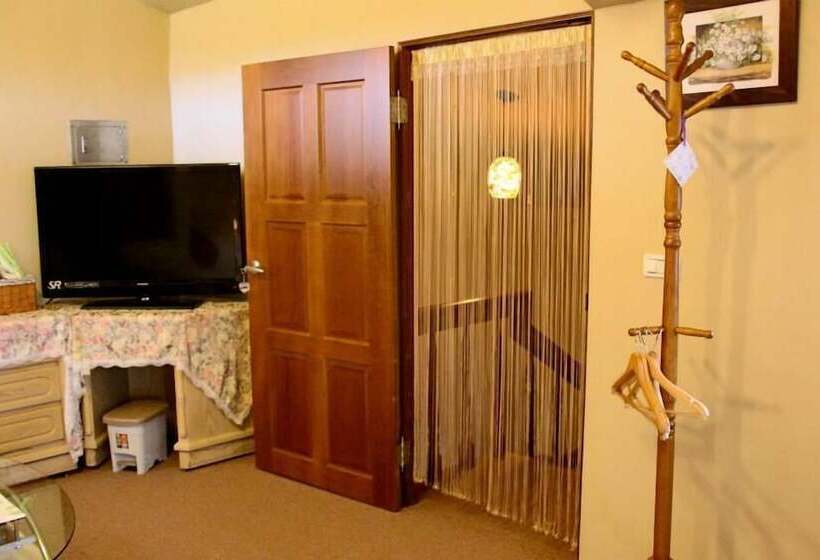 تختخواب و صبحانه Maple