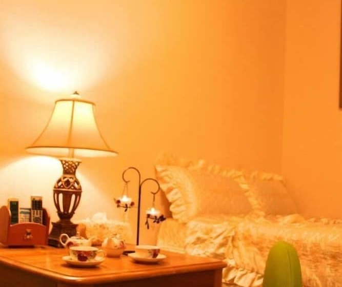 تختخواب و صبحانه Maple
