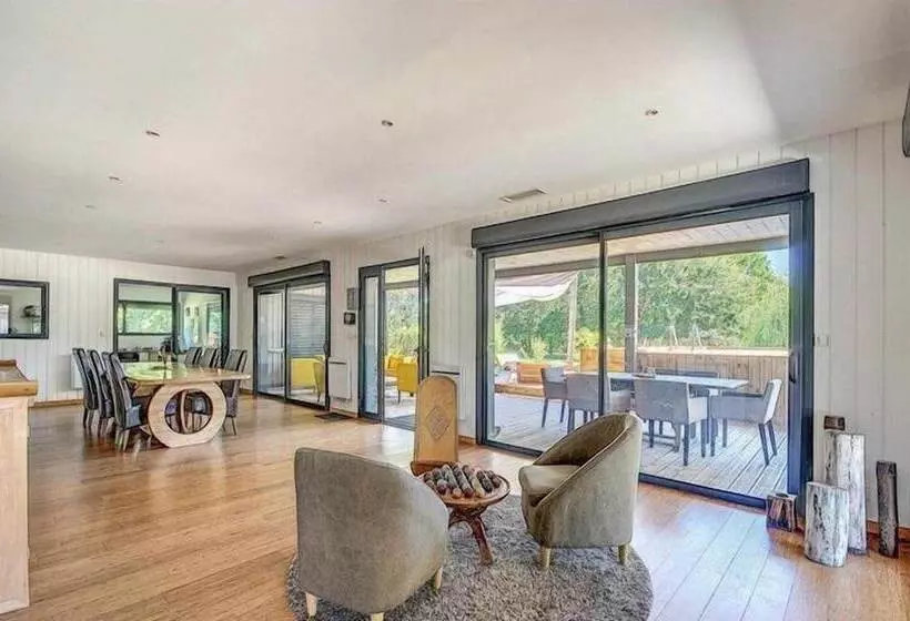 Aamiaismajoitus (B&B) Villa Maya Uma