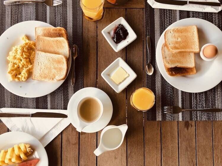 住宿加早餐  Villa Maya Uma