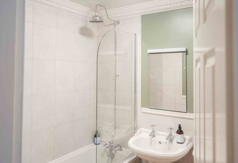 Hotelli Cross Keys Inn Ettrickbridge