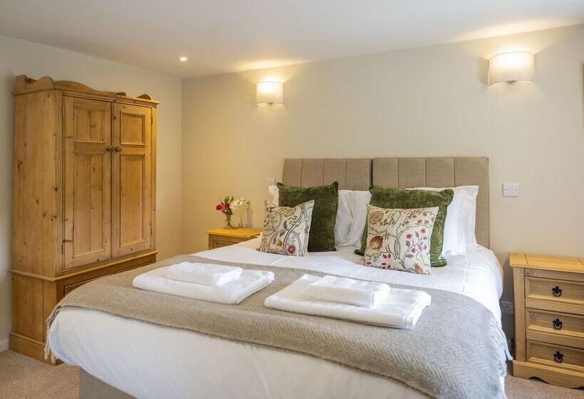 Hotelli Cross Keys Inn Ettrickbridge