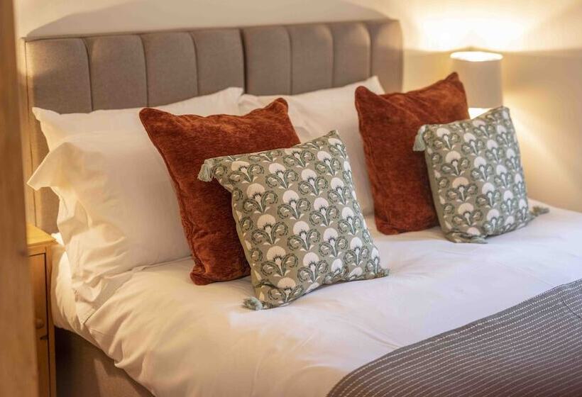 Hotelli Cross Keys Inn Ettrickbridge