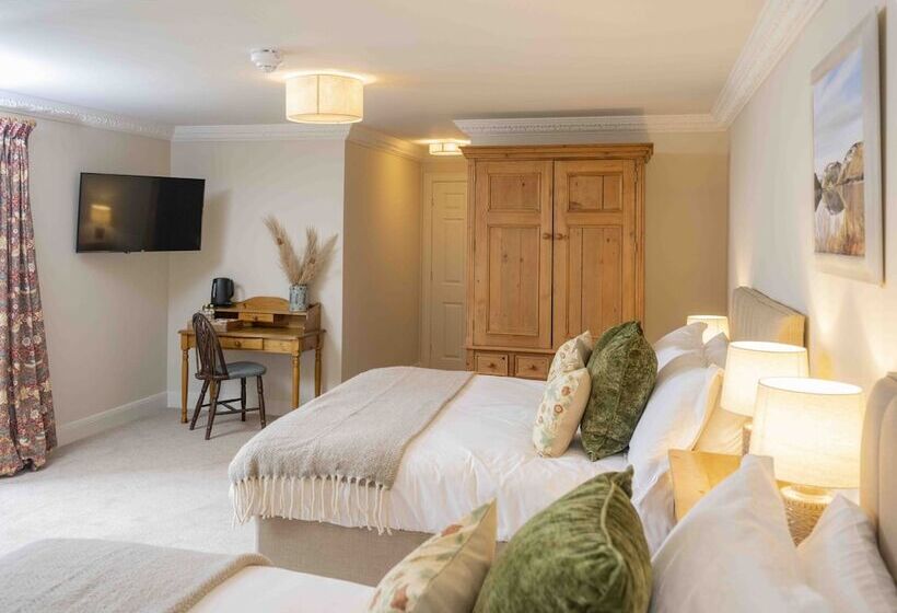 Hotelli Cross Keys Inn Ettrickbridge