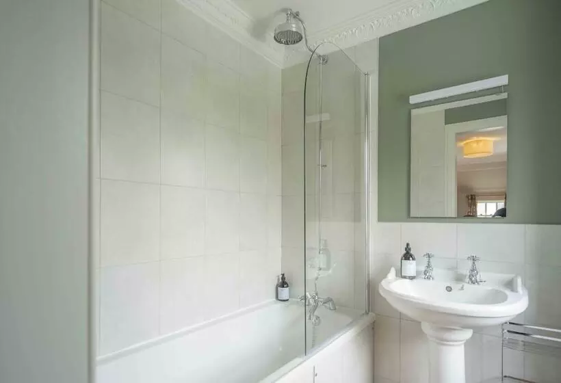 ホテル Cross Keys Inn Ettrickbridge