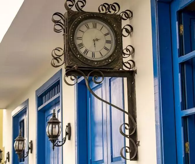 ホテル Inversiones El Reloj Sas