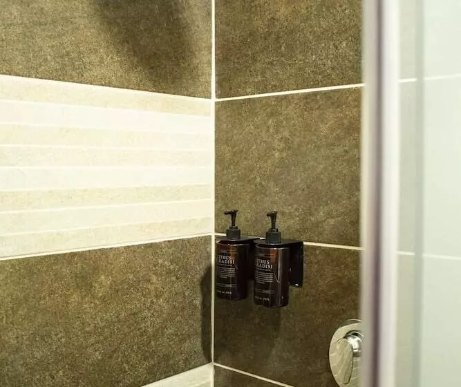 ホテル Inversiones El Reloj Sas