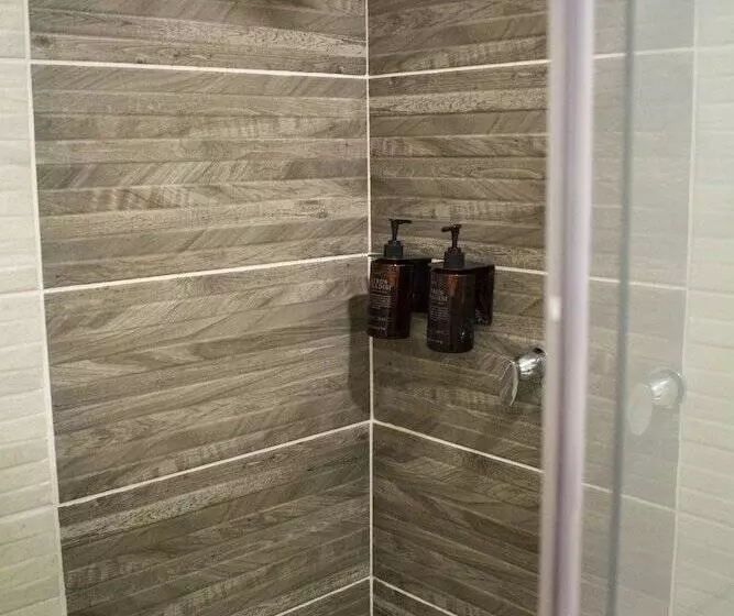 ホテル Inversiones El Reloj Sas