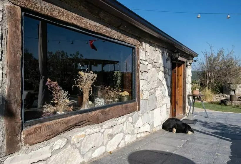 ホテル Manej Urla