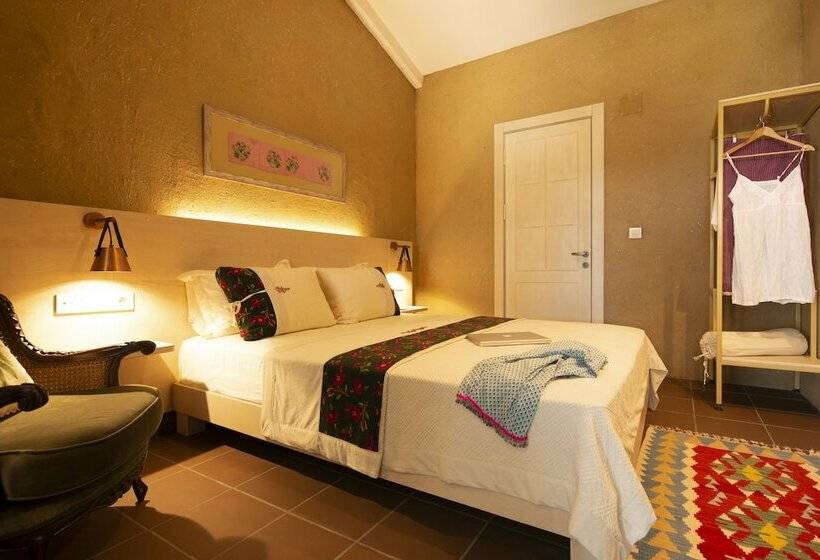 בית מלון כפרי Manej Urla