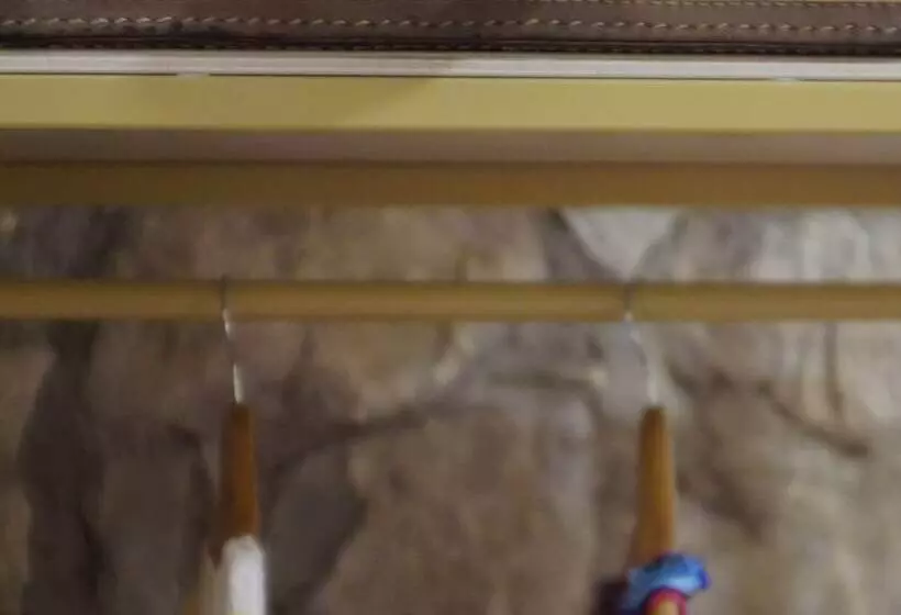 ホテル Manej Urla